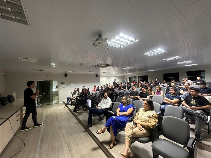 Palestra sobre Inteligência Artificial movimenta empreendedores na ACIC