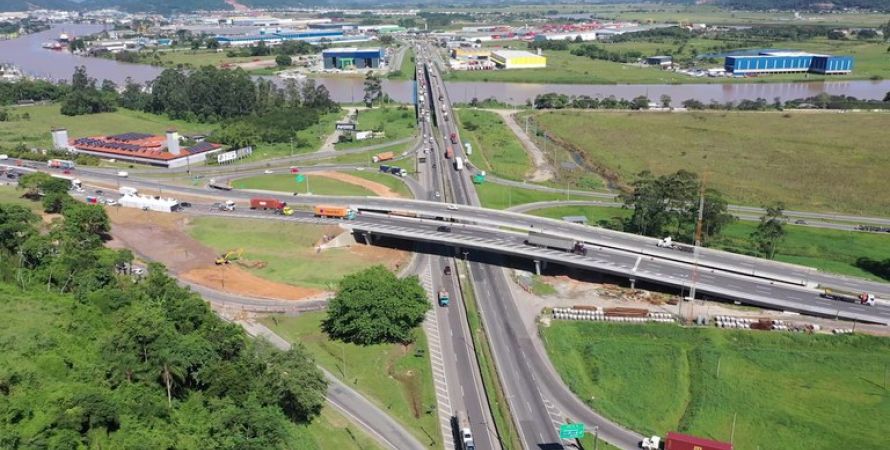 Corte orçamentário em rodovias federais preocupa empresários: FACISC alerta efeitos negativos para toda a economia catarinense