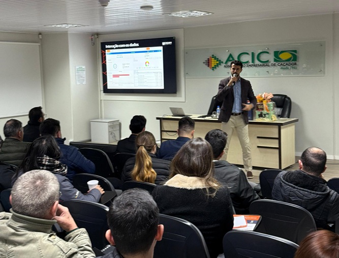 Evento da CIGAM sobre Inteligência Artificial lota auditório da ACIC e reforça protagonismo da tecnologia na gestão de negócios