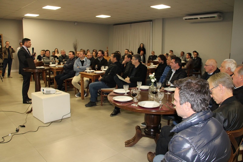 Demanda de moradias populares é tema de reunião em Caçador