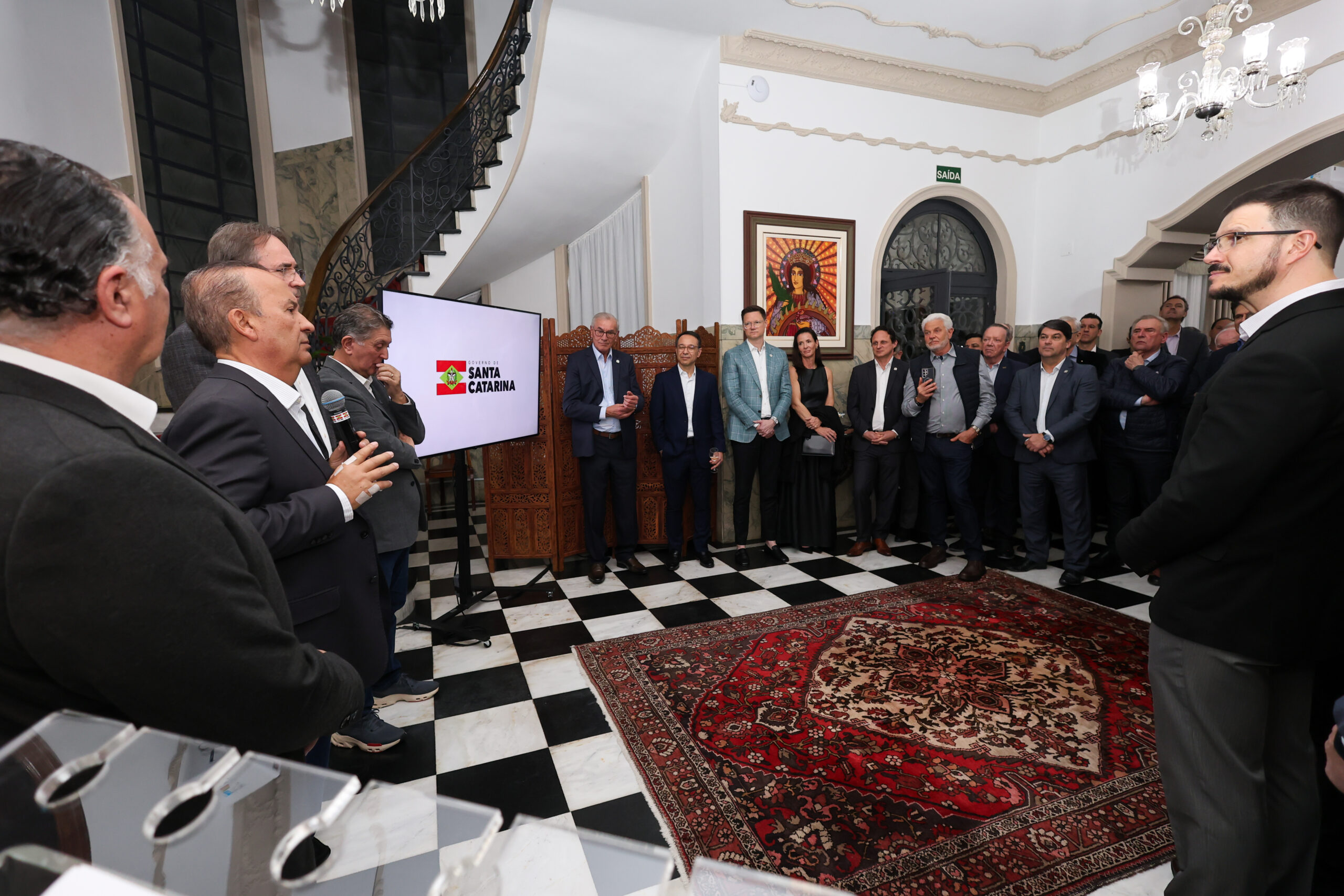 Governador assina decreto que fortalece logística reversa em Santa Catarina