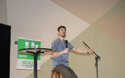 Show “Rir é o Melhor Remédio” promove humor, leveza e solidariedade em Caçador
