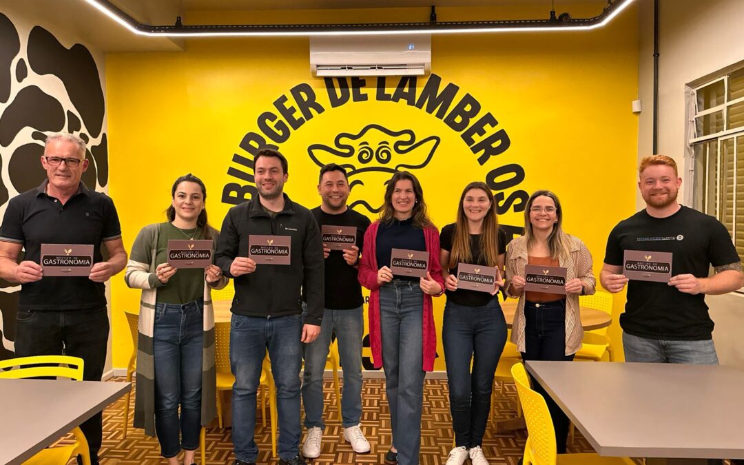 Núcleo de Gastronomia realiza visita técnica e faz a entrega do selo