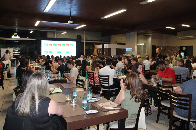 ACIC realiza apresentação dos cases dos Núcleos e formatura do PGVE