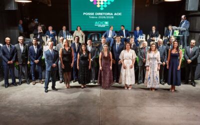 ACIC empossa nova diretoria em cerimônia marcada por homenagens e celebração da trajetória da entidade