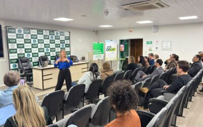 Palestra sobre violência contra a mulher lota auditório da ACIC em Caçador